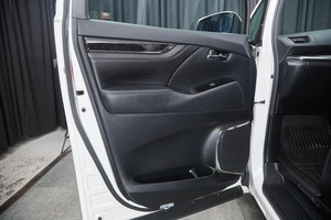 Минивэн Toyota Alphard 2019 года, 4445000 рублей, Красноярск