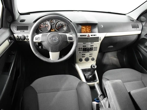 Седан Opel Astra 2008 года, 389900 рублей, Казань