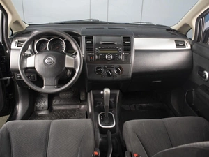 Седан Nissan Tiida 2012 года, 745000 рублей, Омск