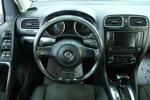 Хетчбэк Volkswagen Golf 2009 года, 719000 рублей, Омск