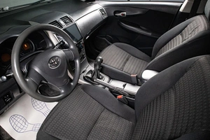 Седан Toyota Corolla 2007 года, 789000 рублей, Сургут