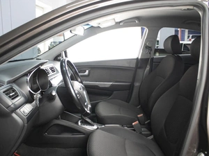 Седан Kia Rio 2015 года, 1180000 рублей, Омск