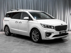 Минивэн Kia Carnival 2019 года, 2996000 рублей, Тюмень