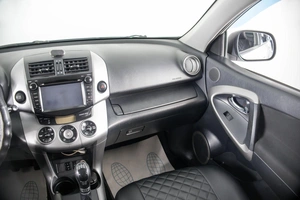 Внедорожник Toyota RAV4 2008 года, 939000 рублей, Пермь