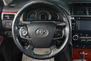 Седан Toyota Camry 2012 года, 1769000 рублей, Тюмень