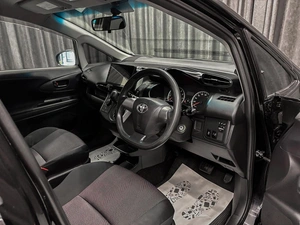 Минивэн Toyota Wish 2012 года, 1250000 рублей, Красноярск