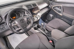 Внедорожник Toyota RAV4 2010 года, 1529000 рублей, Томск