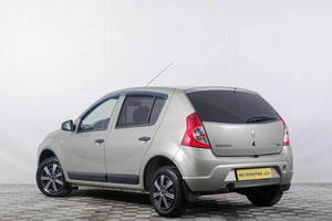 Хетчбэк Renault Sandero 2011 года, 479000 рублей, Кемерово