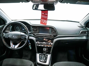 Седан Hyundai Elantra 2019 года, 1579000 рублей, Красноярск