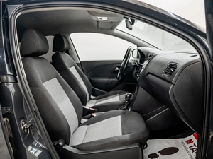 Седан Volkswagen Polo 2012 года, 875000 рублей, Красноярск