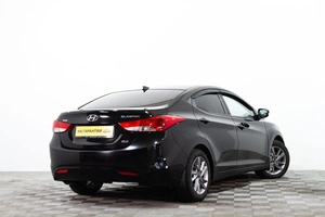 Седан Hyundai Elantra 2012 года, 919000 рублей, Сургут