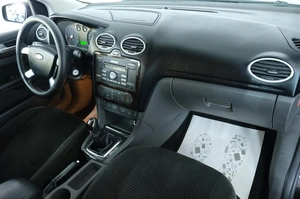 Хетчбэк Ford Focus 2006 года, 549000 рублей, Омск