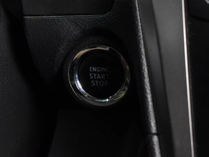 Седан Toyota Camry 2017 года, 3210000 рублей, Воронеж