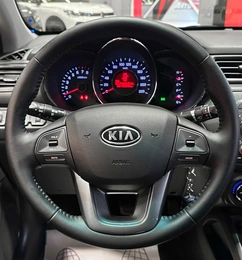 Седан Kia Rio 2011 года, 930000 рублей, Красноярск