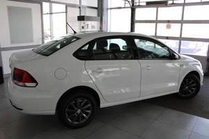 Седан Volkswagen Polo 2016 года, 1050000 рублей, Красноярск