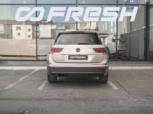 Внедорожник Volkswagen Tiguan 2019 года, 2240000 рублей, Краснодар