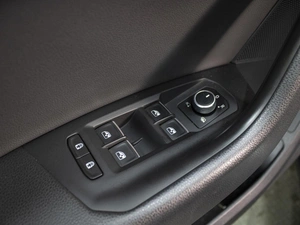 Внедорожник Volkswagen Touareg 2019 года, 4130000 рублей, Омск