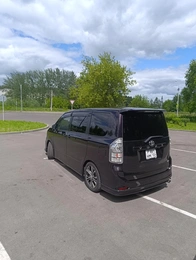 Минивэн Toyota Voxy 2010 года, 1500000 рублей, Железногорск