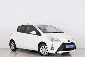 Хетчбэк Toyota Vitz 2019 года, 949000 рублей, Красноярск