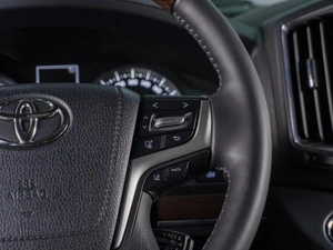 Внедорожник Toyota Land Cruiser 2020 года, 8299000 рублей, Сургут