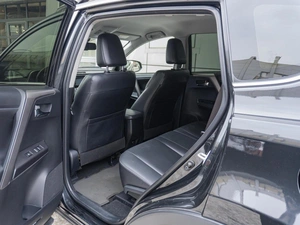 Внедорожник Toyota RAV4 2016 года, 2550000 рублей, Санкт-Петербург