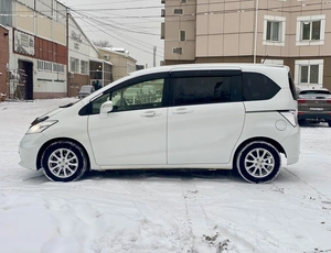 Минивэн Honda Freed 2013 года, 959000 рублей, Красноярск
