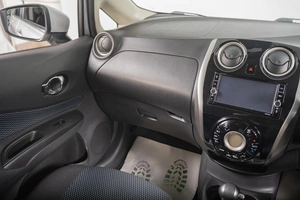 Хетчбэк Nissan Note 2016 года, 1049000 рублей, Томск