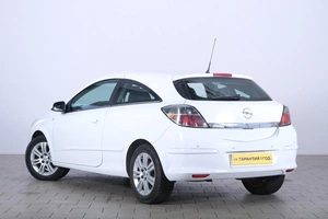 Хетчбэк Opel Astra GTC 2010 года, 519000 рублей, Омск