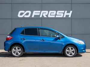 Хетчбэк Toyota Auris 2010 года, 990000 рублей, Краснодар