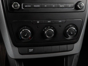 Внедорожник Skoda Yeti 2014 года, 860000 рублей, Тюмень