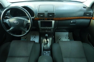 Седан Toyota Avensis 2008 года, 949000 рублей, Омск