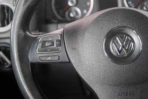 Внедорожник Volkswagen Tiguan 2011 года, 1189000 рублей, Кемерово