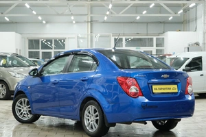 Седан Chevrolet Aveo 2012 года, 699000 рублей, Омск