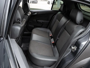 Хетчбэк Opel Astra 2010 года, 595000 рублей, Краснодар