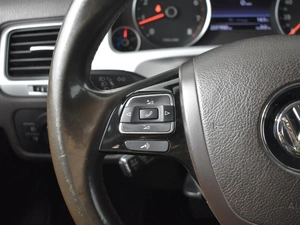 Внедорожник Volkswagen Touareg 2012 года, 1894100 рублей, Казань