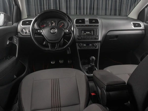 Седан Volkswagen Polo 2016 года, 777000 рублей, Тюмень