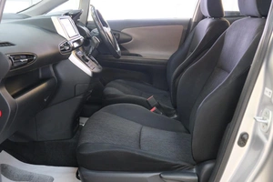 Минивэн Toyota Wish 2011 года, 1319000 рублей, Омск