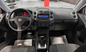 Внедорожник Volkswagen Tiguan 2009 года, 1147000 рублей, Красноярск