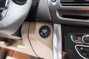 Седан Renault Latitude 2011 года, 819000 рублей, Красноярск