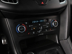 Седан Ford Focus 2015 года, 969000 рублей, Ростов-на-Дону