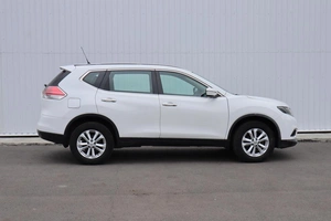 Внедорожник Nissan X-Trail 2016 года, 1850000 рублей, Брянск