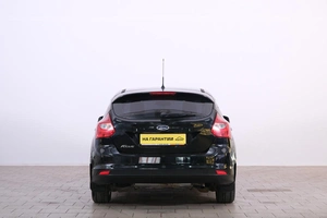 Хетчбэк Ford Focus 2011 года, 699000 рублей, Омск