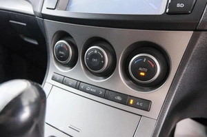 Хетчбэк Mazda Axela 2009 года, 899000 рублей, Красноярск