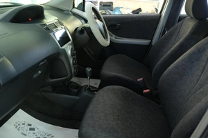 Хетчбэк Toyota Vitz 2010 года, 599000 рублей, Омск