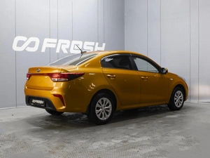 Седан Kia Rio 2017 года, 1180000 рублей, Омск