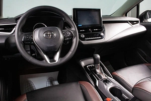 Седан Toyota Corolla 2022 года, 1899000 рублей, Сургут