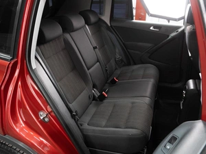 Внедорожник Volkswagen Tiguan 2012 года, 1449000 рублей, Тюмень