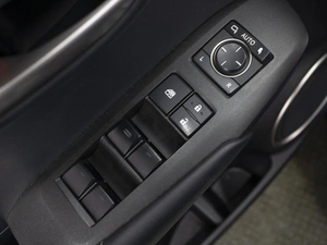 Внедорожник Lexus NX 2015 года, 2779000 рублей, Омск