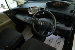 Минивэн Honda Freed 2010 года, 1039000 рублей, Омск