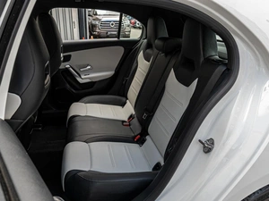 Хетчбэк Mercedes-benz A-класс 2018 года, 2690000 рублей, Краснодар